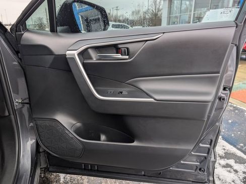 Used 2022 Toyota RAV4 XLE image 13