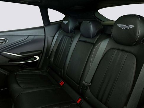 New 2026 Aston Martin DBX 707 image 40