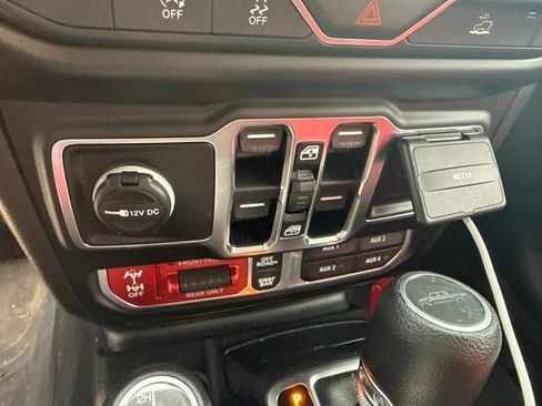 Used 2020 Jeep Gladiator Rubicon AWD/4WD image 24