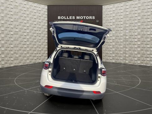 Certified 2022 Jeep Compass Latitude image 19