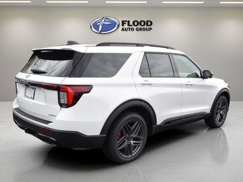 New 2026 Ford Explorer ST-Line w/ ST-Line Street Pack AWD/4WD image 2