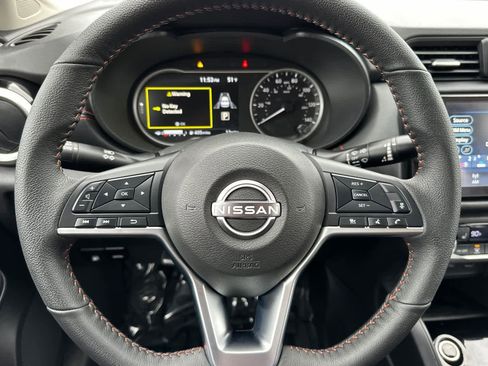 New 2025 Nissan Versa SR w/ Trunk Package image 22