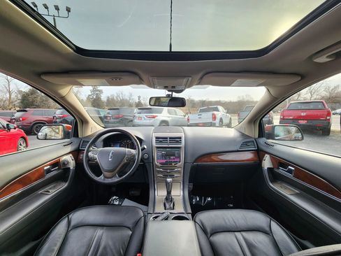Used 2015 Lincoln MKX AWD w/ Equipment Group 102A image 9