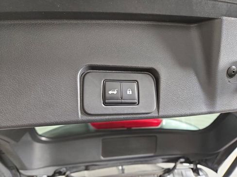 Used 2023 Nissan Rogue SL w/ SL Premium Package image 34