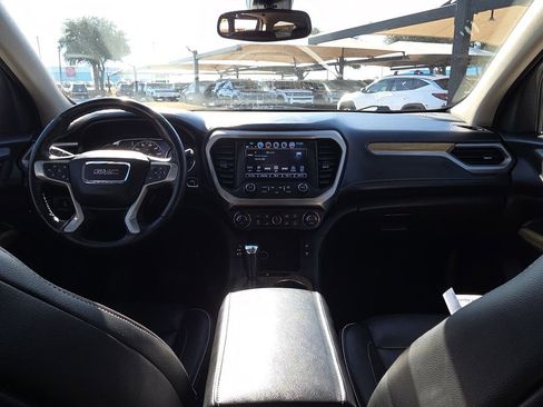 Used 2019 GMC Acadia Denali w/ Technology Package FWD image 11