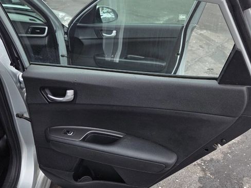 Used 2018 Kia Optima LX w/ 17" Alloy Wheels Package image 12