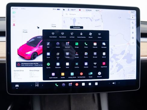 Used 2022 Tesla Model Y Long Range image 22