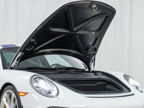 Certified 2016 Porsche 911 R RWD image 13