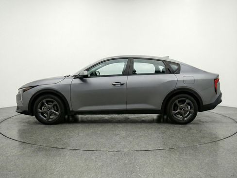 Used 2025 Kia K4 FWD image 3