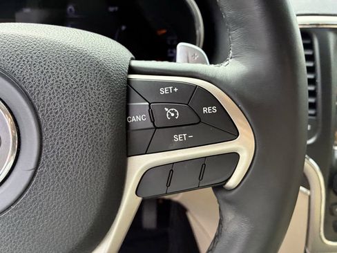 Used 2020 Jeep Grand Cherokee Altitude image 22