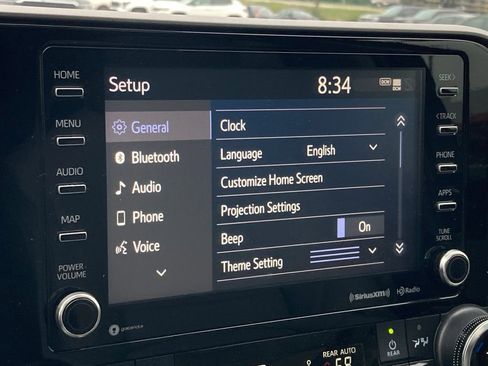 Used 2022 Toyota Highlander XLE FWD image 23