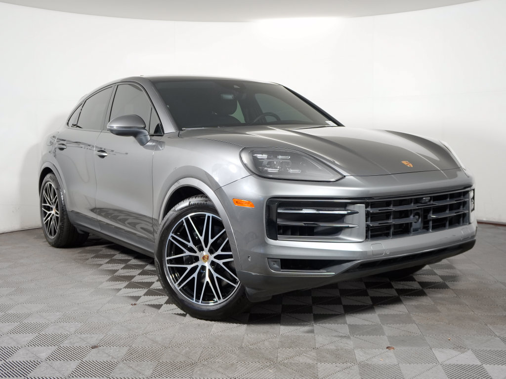 Certified 2024 Porsche Cayenne Coupe w/ Premium Package Plus AWD/4WD image 9
