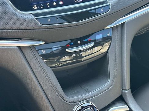 Certified 2024 Cadillac XT6 Luxury w/ LPO, Floor Liner Package AWD/4WD image 31