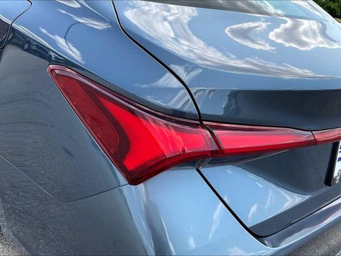 Used 2019 Toyota Avalon XLE FWD image 25