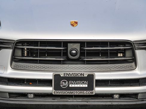 Used 2023 Porsche Macan S image 7