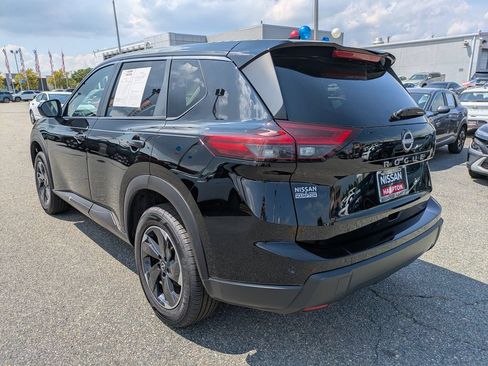Certified 2025 Nissan Rogue SV FWD image 7