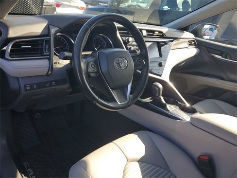 Used 2019 Toyota Camry SE image 9