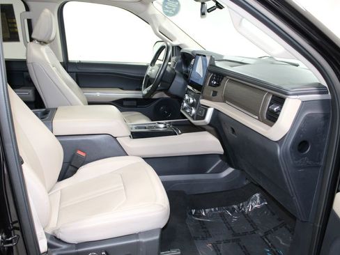 Used 2024 Ford Expedition Max Limited RWD image 31
