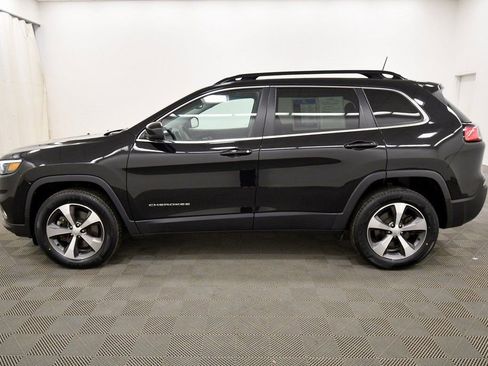 Used 2022 Jeep Cherokee Limited w/ Mopar Interior Package image 3