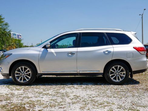 Used 2013 Nissan Pathfinder SL w/ SL Premium Pkg image 3