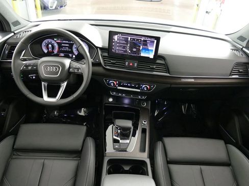 Used 2025 Audi Q5 2.0T Premium Plus w/ Premium Plus Package AWD/4WD image 17