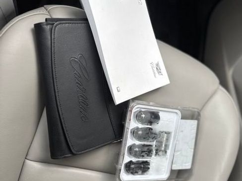 Used 2022 Cadillac XT4 Luxury w/ Cold Weather Package image 16