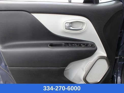 Used 2022 Jeep Renegade Latitude image 16