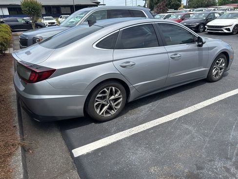 Used 2023 Hyundai Sonata SEL w/ Convenience Package FWD image 4