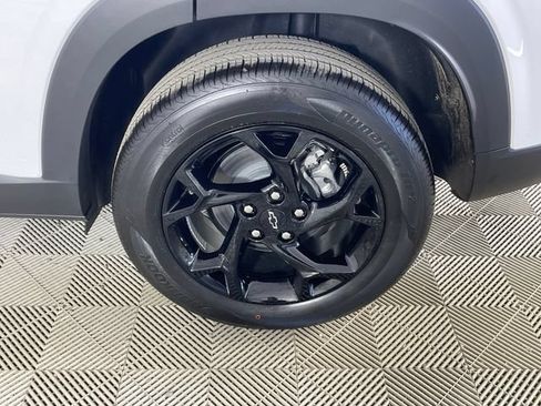 New 2026 Chevrolet Trax LT FWD image 17
