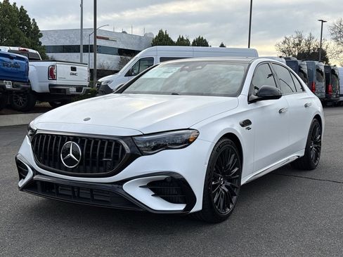 New 2026 Mercedes-Benz E 53 AMG e 4MATIC Sedan image 11