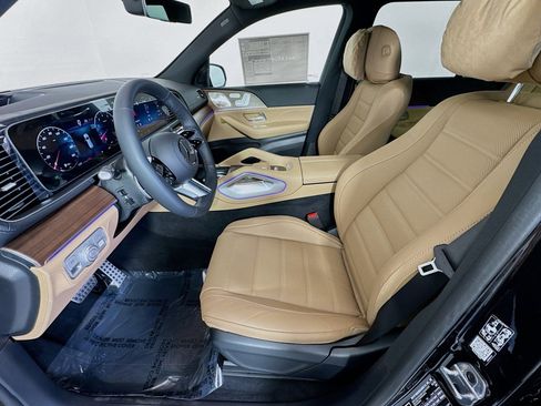 New 2025 Mercedes-Benz GLS 580 4MATIC image 18