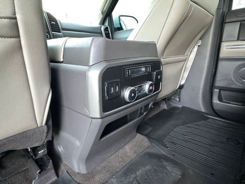 Used 2020 Ford Expedition XLT w/ Equipment Group 202A RWD image 30