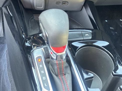 Used 2025 Chevrolet Trax RS w/ Sunroof Package FWD image 16