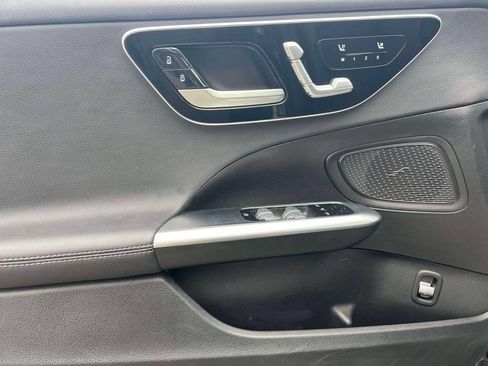 Used 2025 Mercedes-Benz C 300 4MATIC Sedan image 17