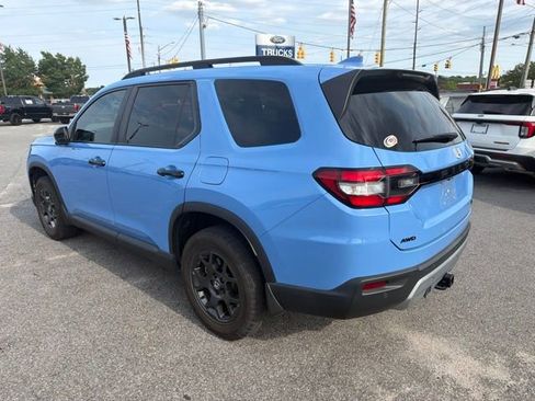 Used 2023 Honda Pilot TrailSport image 5