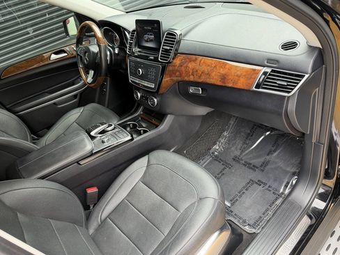 Used 2017 Mercedes-Benz GLS 550 4MATIC image 24