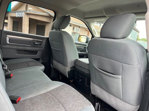 Used 2017 RAM 1500 Big Horn AWD/4WD image 32