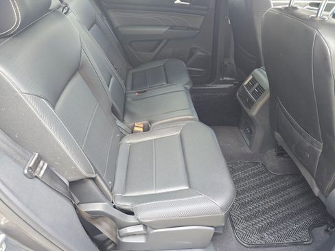 Used 2021 Volkswagen Atlas Cross Sport SE w/ Panoramic Sunroof Package image 26