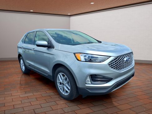 Used 2024 Ford Edge SEL w/ Convenience Package AWD/4WD image 2