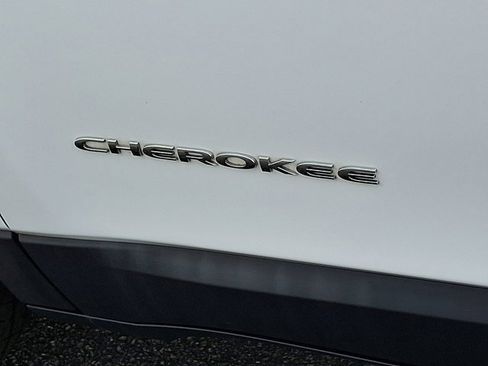 Certified 2022 Jeep Compass Limited w/ Elite Group image 33