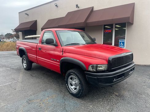 Used 1998 Dodge Ram 1500 Truck 2WD Regular Cab image 3