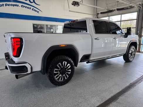 Used 2025 GMC Sierra 2500 Denali Ultimate AWD/4WD image 12