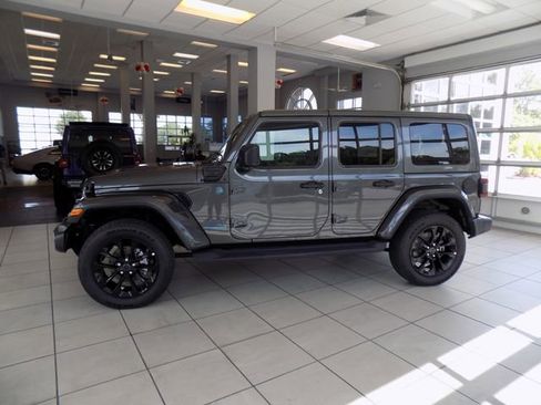 Certified 2025 Jeep Wrangler Unlimited Sahara AWD/4WD image 4