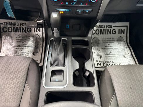 Used 2017 Ford Escape SE w/ Equipment Group 201A AWD/4WD image 42