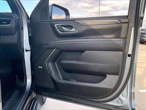 Used 2023 GMC Yukon SLT image 24