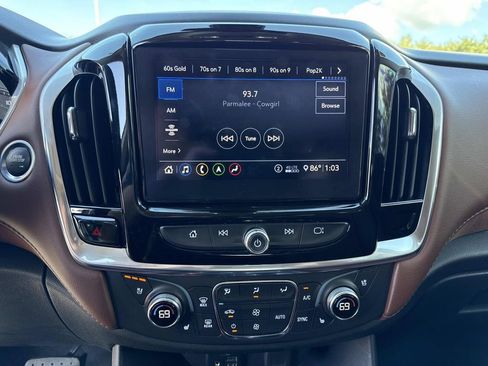 Used 2021 Chevrolet Traverse High Country image 24