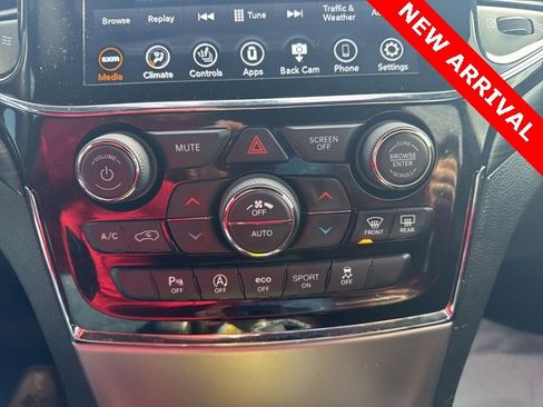 Used 2022 Jeep Grand Cherokee Laredo X image 13