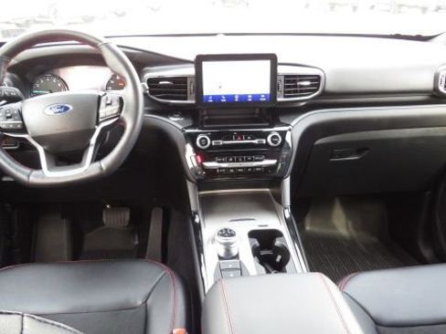 Certified 2022 Ford Explorer ST-Line w/ Class IV Trailer Tow Package image 2