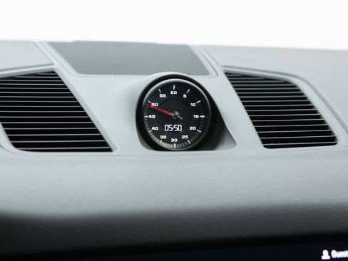 Certified 2022 Porsche Cayenne Coupe image 25