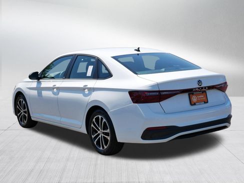 Certified 2025 Volkswagen Jetta Sport FWD image 5